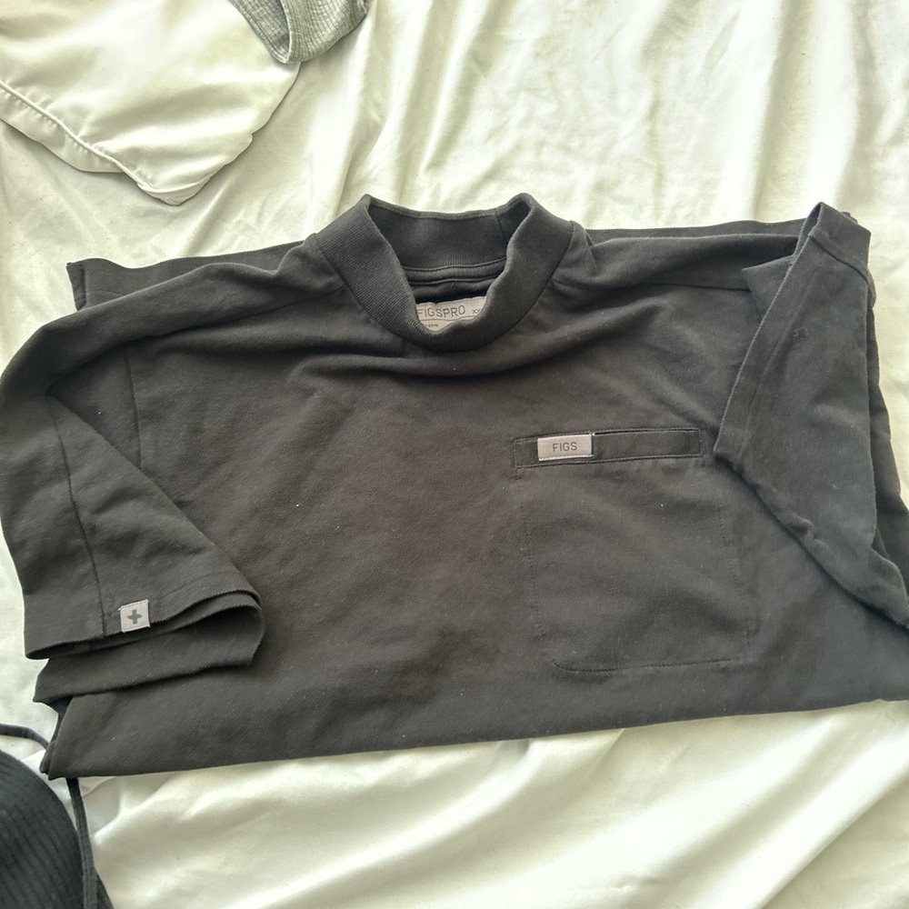 Figs Pro Charcoal Short Sleeve Top